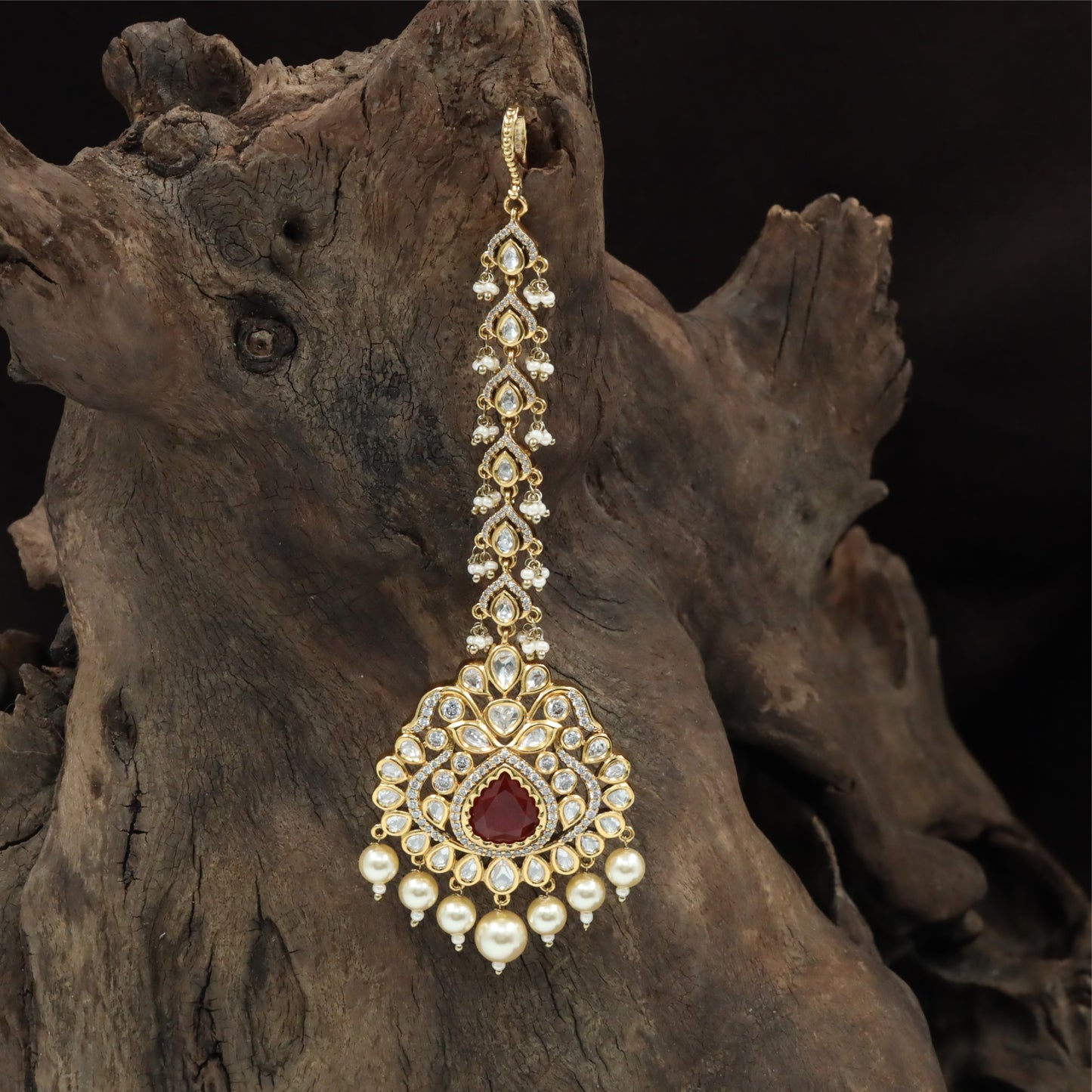 Refined Teardrop Highlight Tikka with Layered Pendant and Clustered Fringe