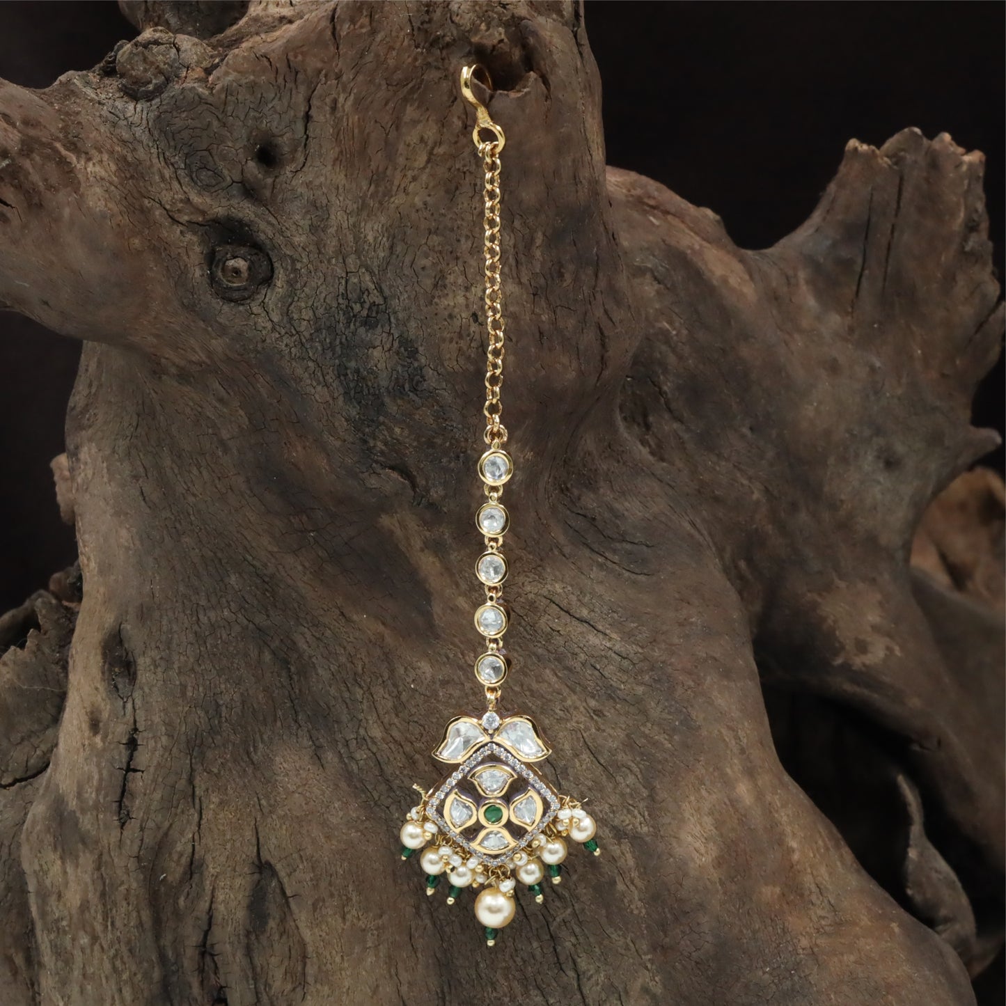Petite Cluster Kundan Tikka with Minimal Round Link Chain and Pearl Fringe