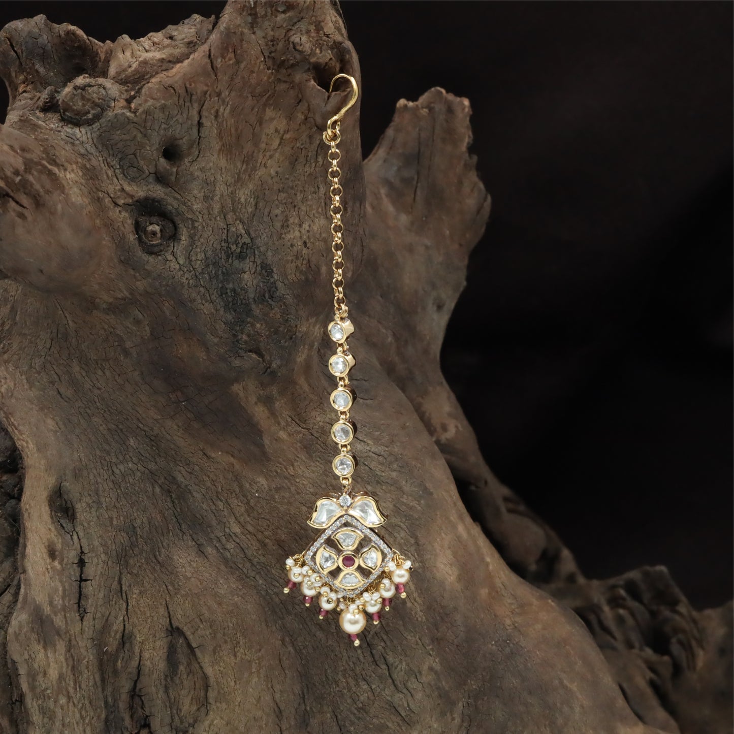 Petite Cluster Kundan Tikka with Minimal Round Link Chain and Pearl Fringe