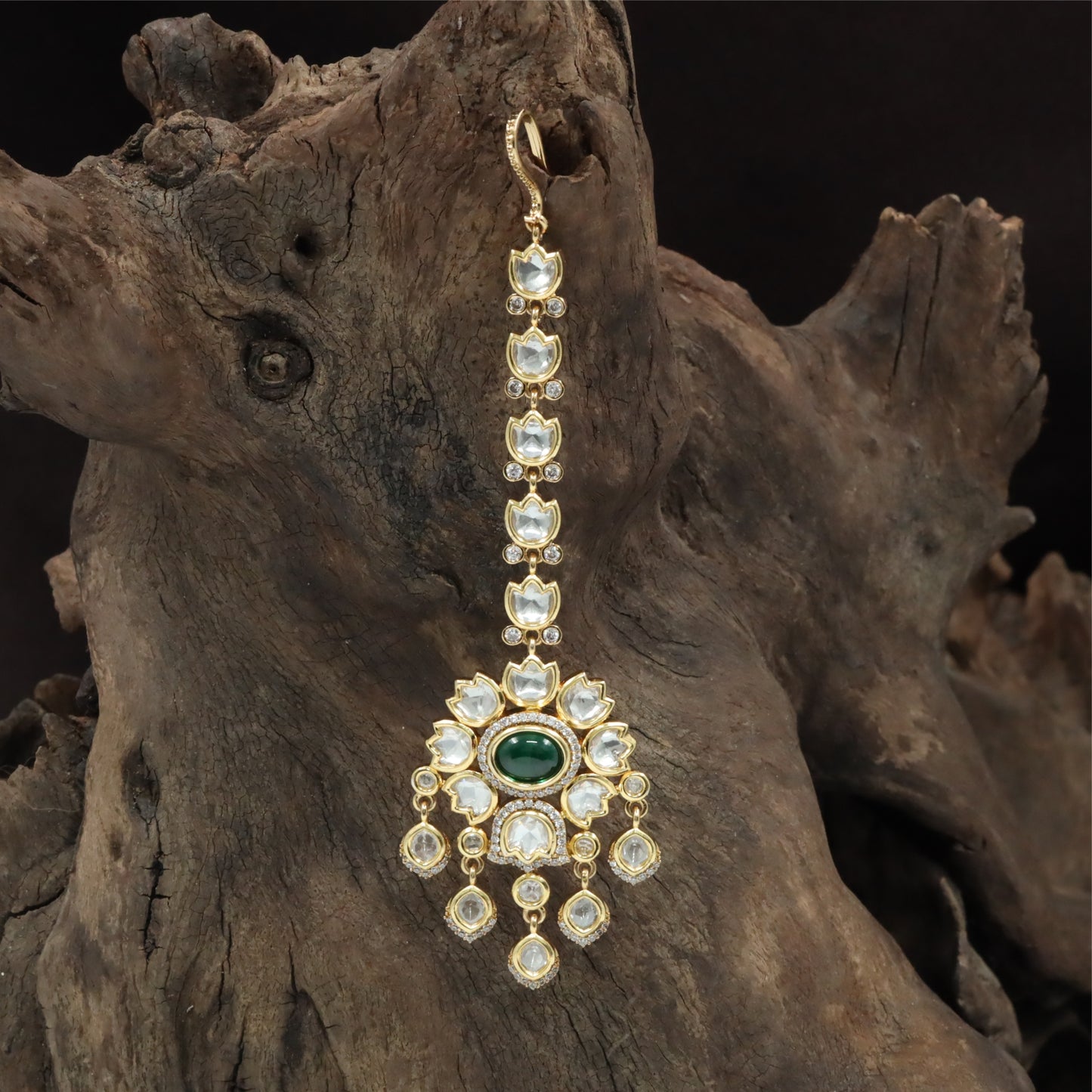 Bloom Frame Kundan Tikka with Vertical Link Chain and Hanging Drops
