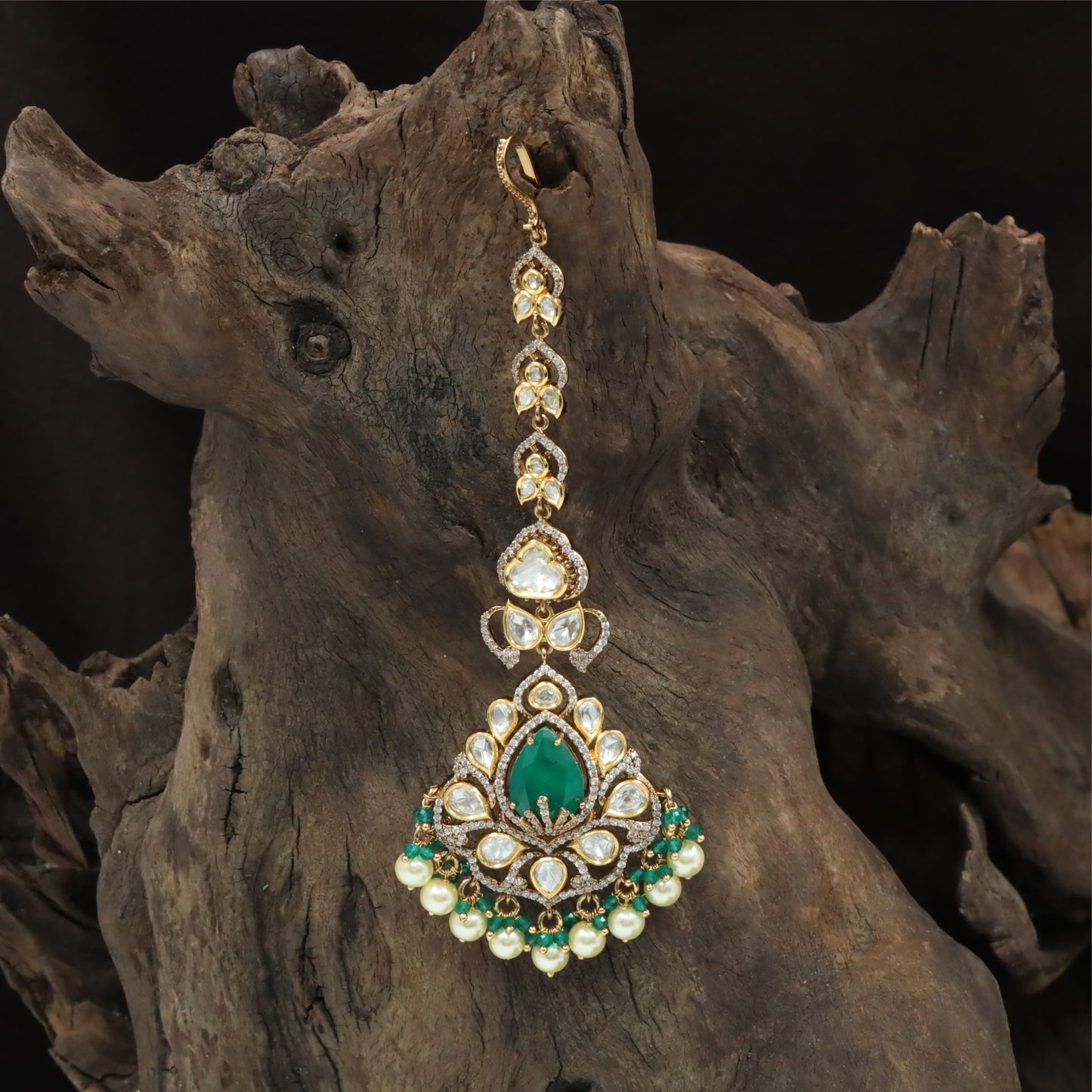 Elegant Floral Sequence Kundan Tikka with Drop Pendant and Bead Fringe Accents