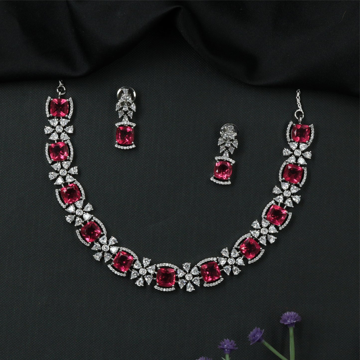 Refined Floral Link Necklace with Alternating Cluster and Square Settings