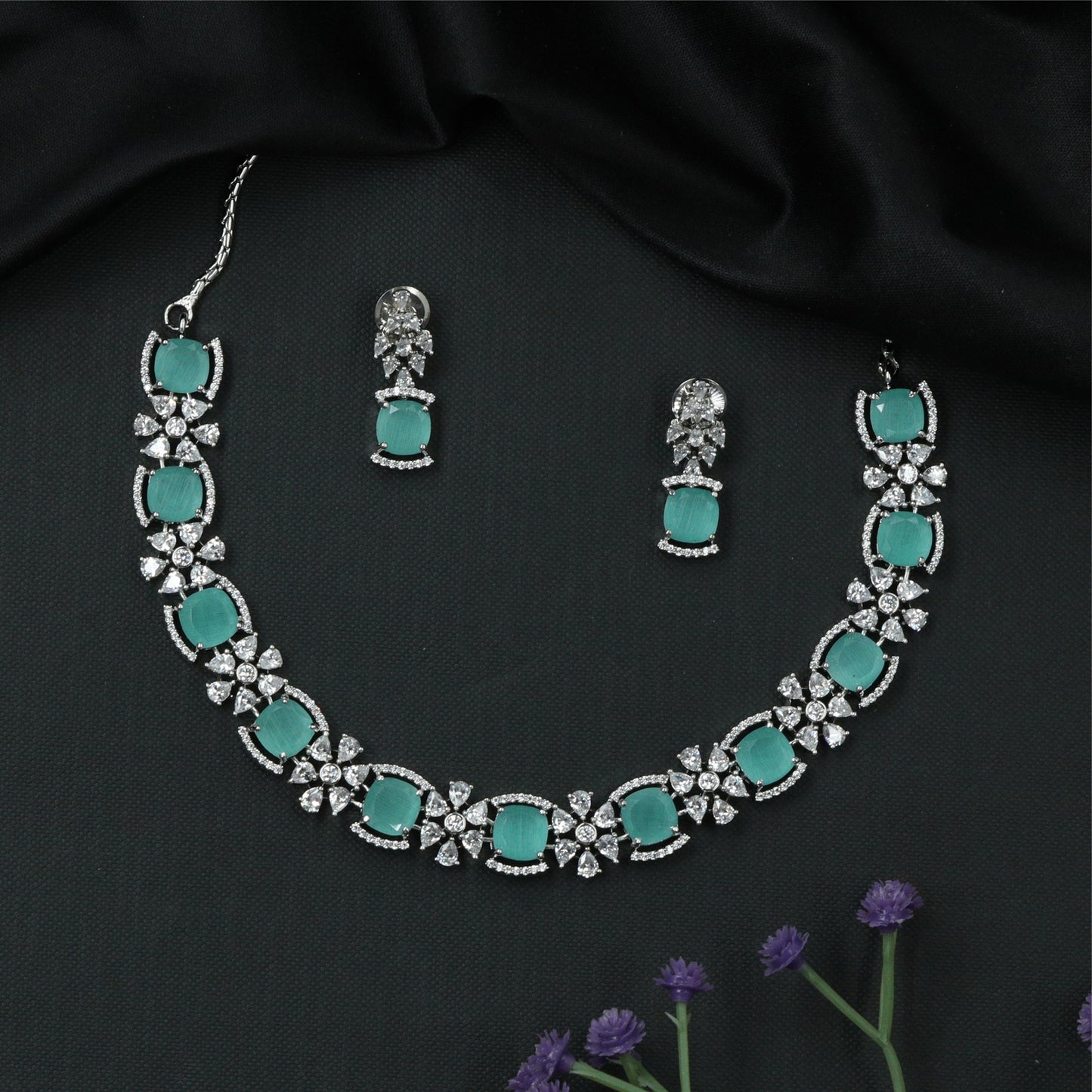 Refined Floral Link Necklace with Alternating Cluster and Square Settings