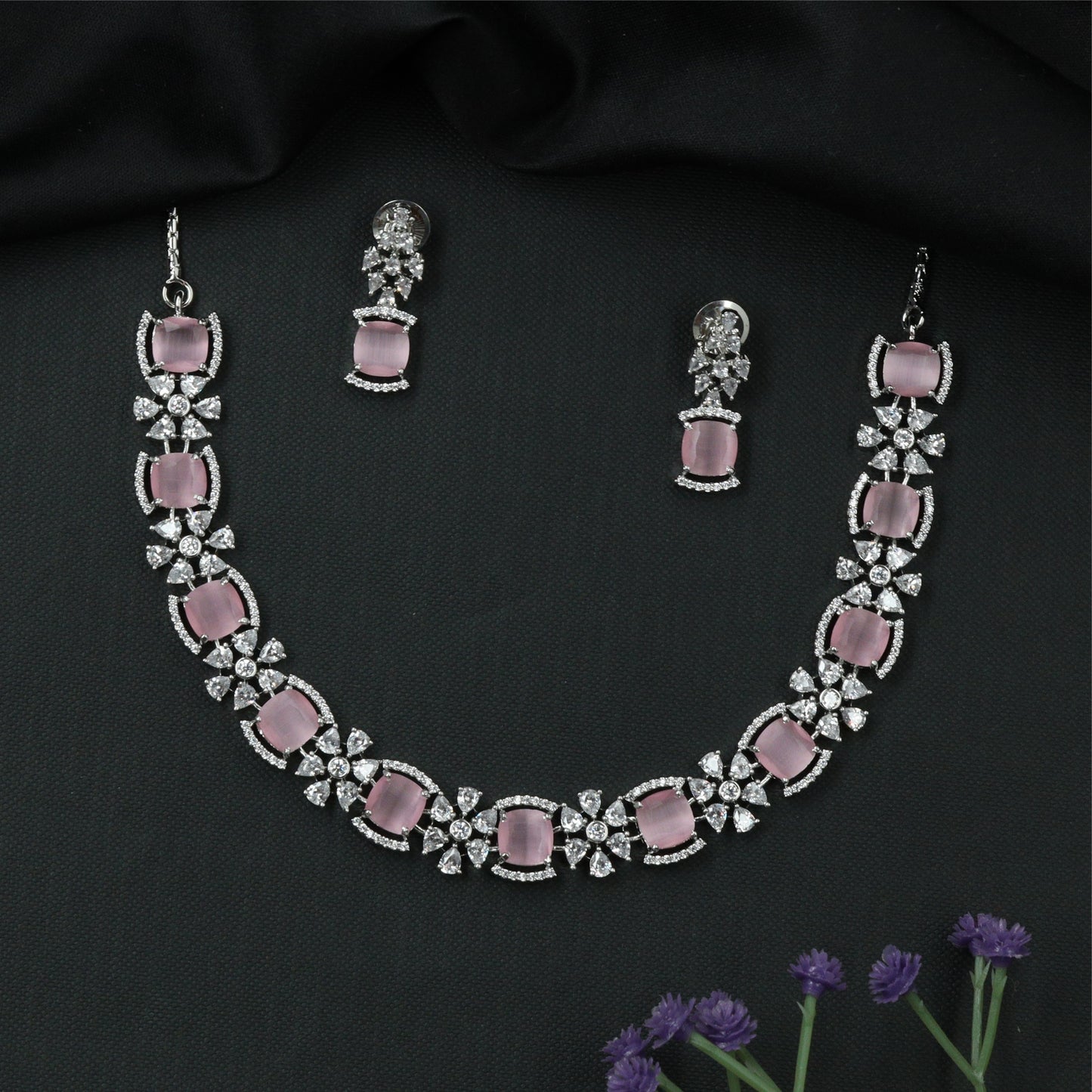 Refined Floral Link Necklace with Alternating Cluster and Square Settings