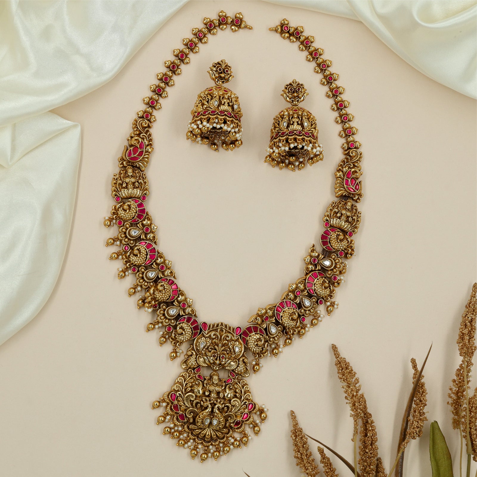 Maharani Peacock Long Haara with Structured Side Arrangement