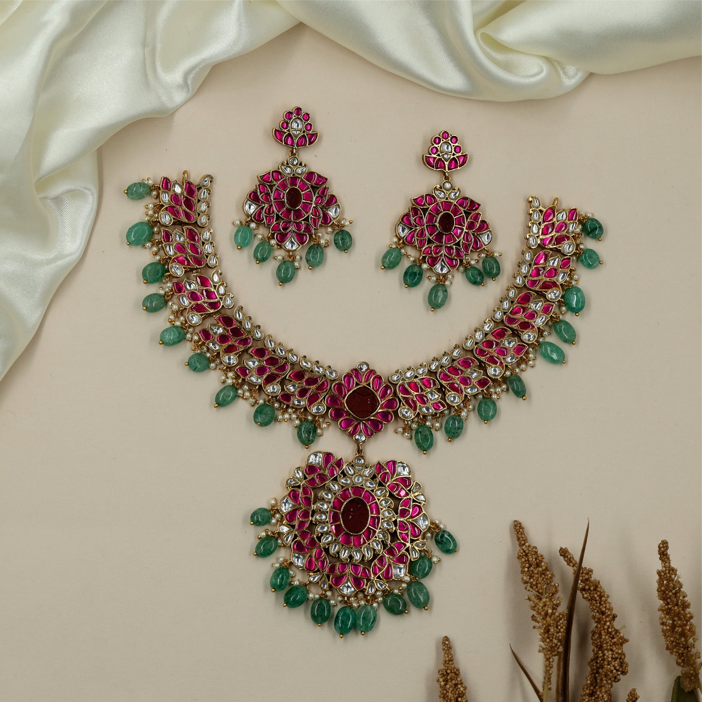Festive Openwork Jadau Necklace with Dangling Accent Drops