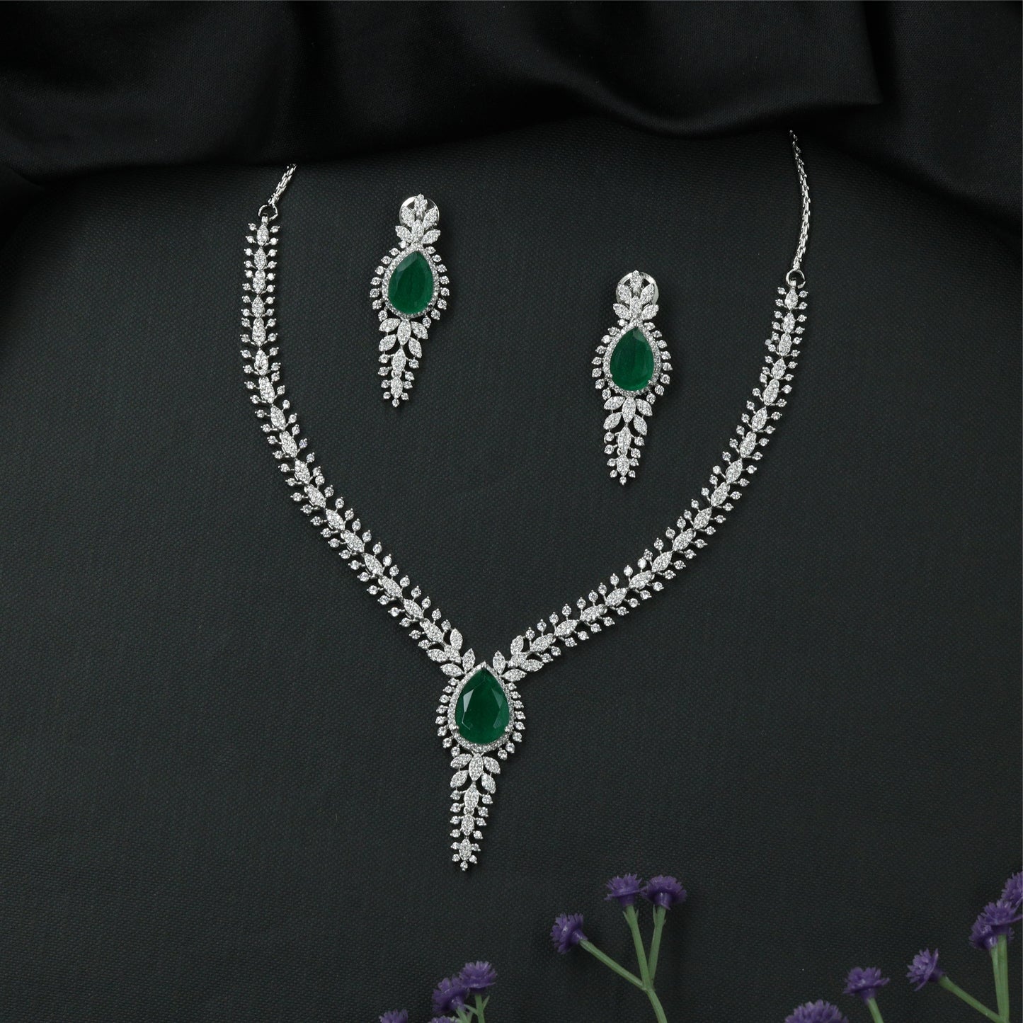 Stylish Contour Necklace with Central Pendant and Structured Stone Layout