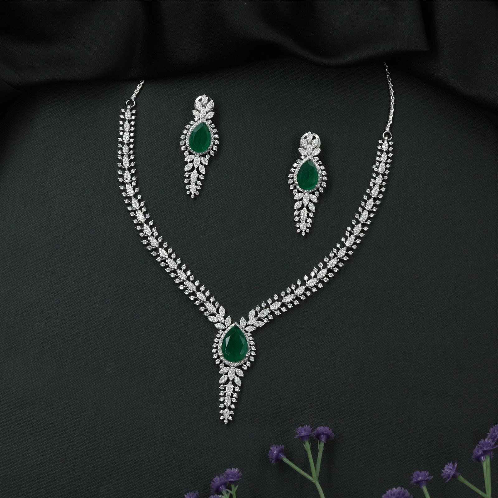 Stylish Contour Necklace with Central Pendant and Structured Stone Layout