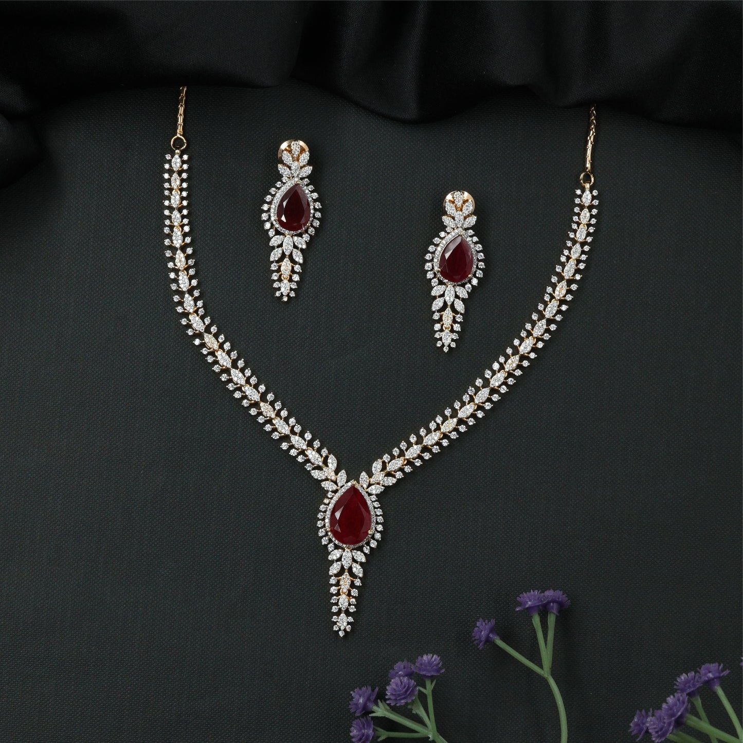 Stylish Contour Necklace with Central Pendant and Structured Stone Layout