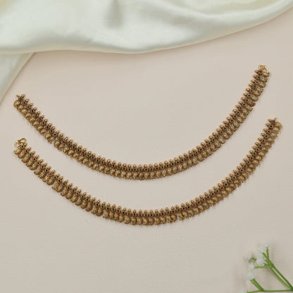 Traditional Hanging Antique Payal with Decorative Link Pattern