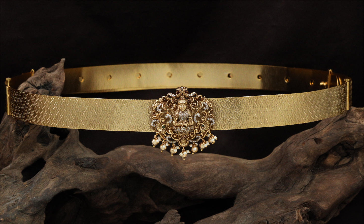 Royal Lakshmi Center Antique Dabu with Textured Belt Pattern
