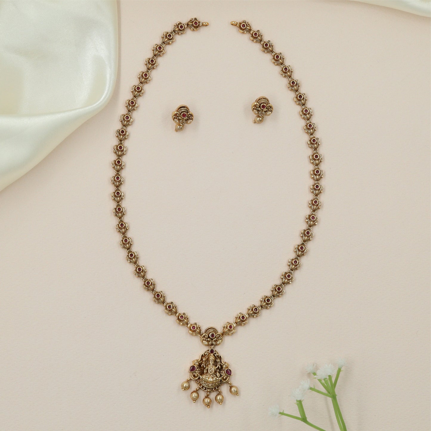 Ornate Temple Antique Long Haara with Decorative Link Arrangement