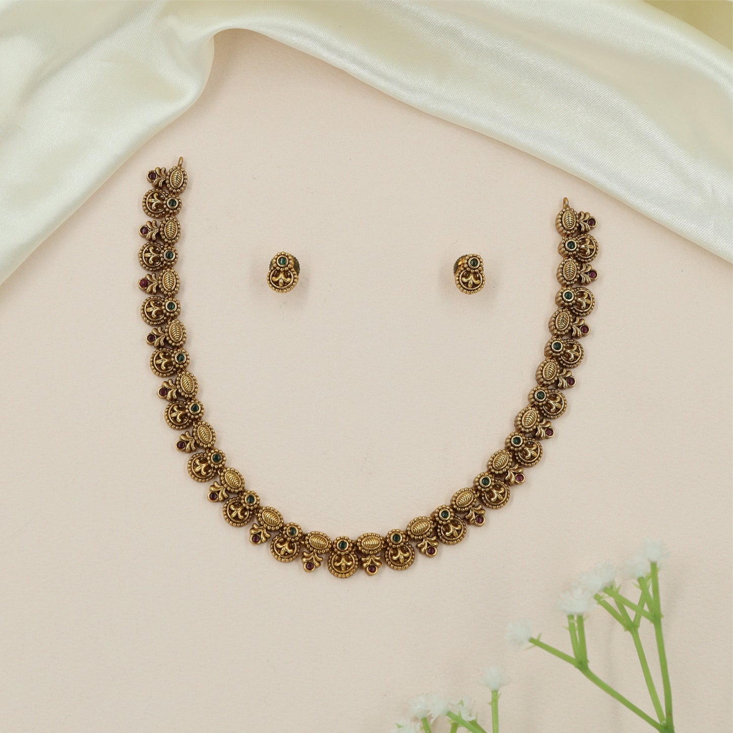 Royal Paisley Antique Necklace with Circular Floral Detailing