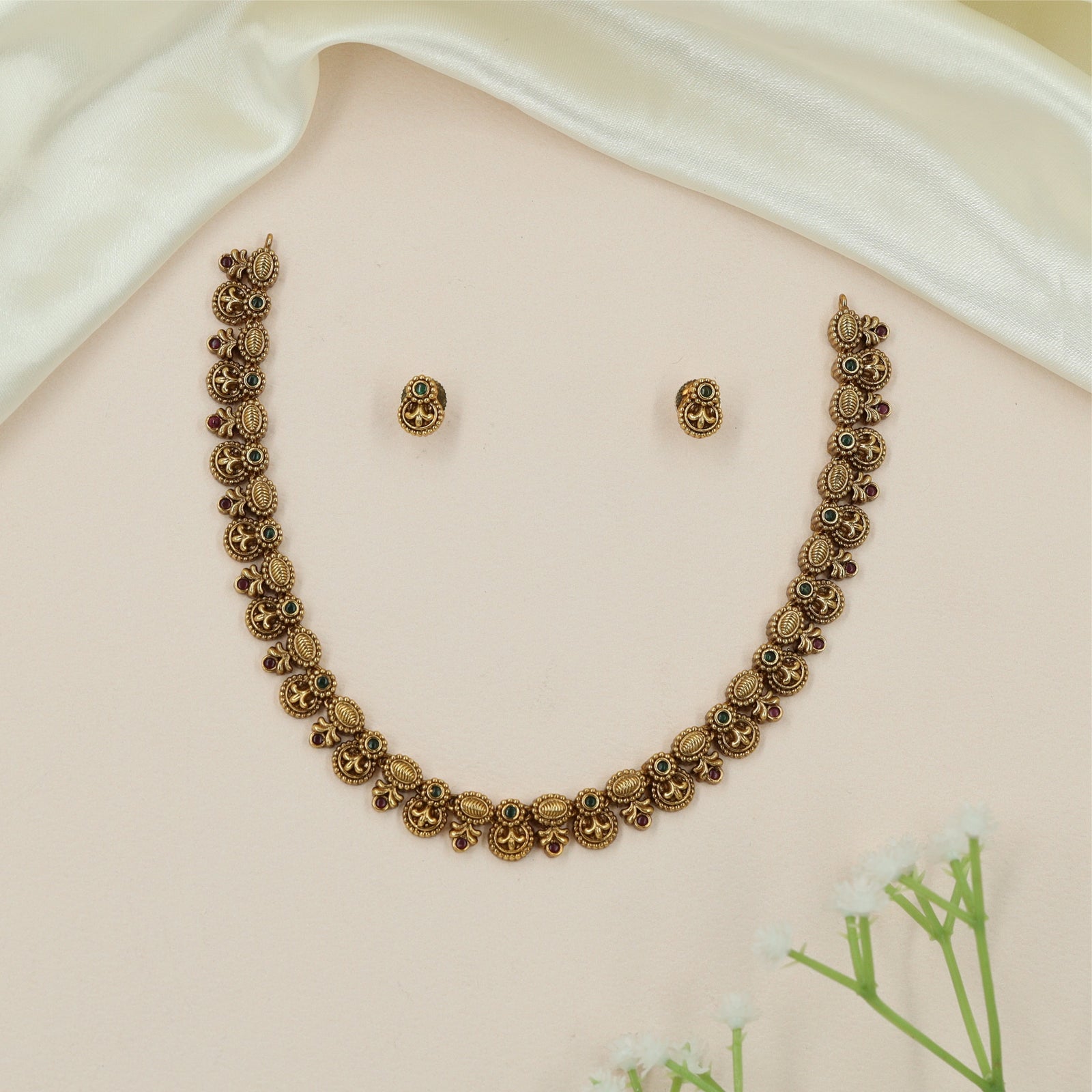 Royal Paisley Antique Necklace with Circular Floral Detailing