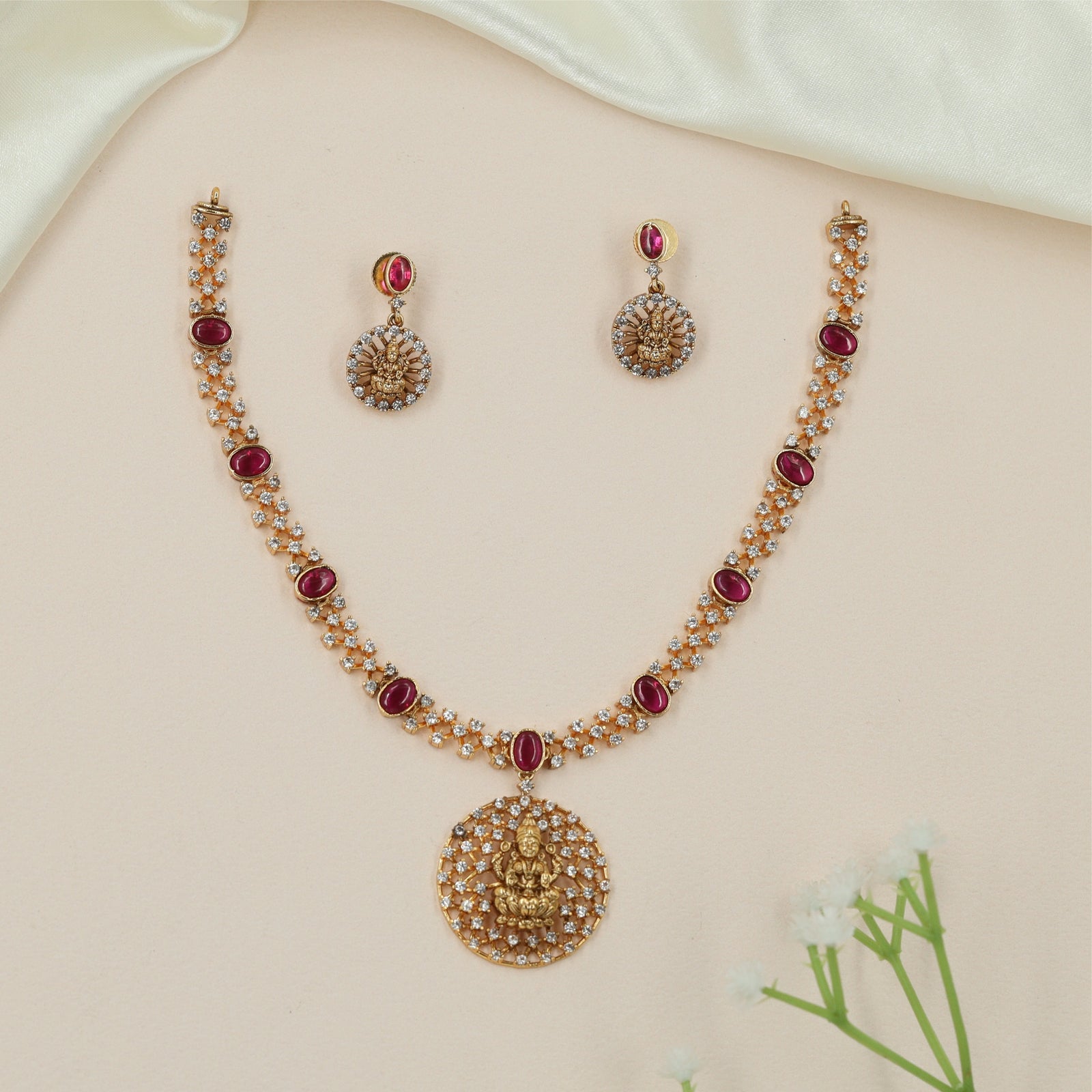 Ornamental Lakshmi Antique Necklace with Oval Connector Layout