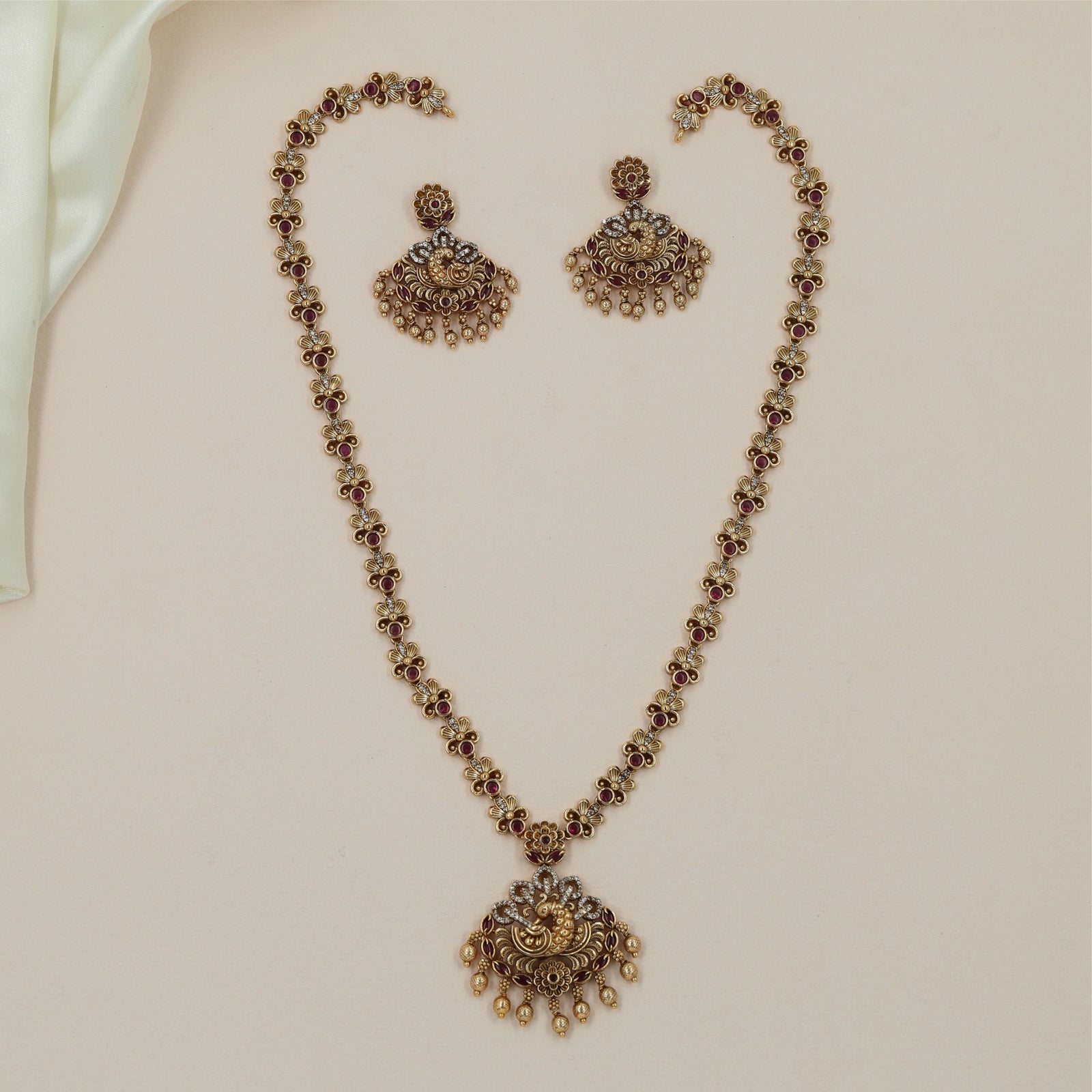 Peacock Vine Antique Long Hara with Hanging Pearl Fringe