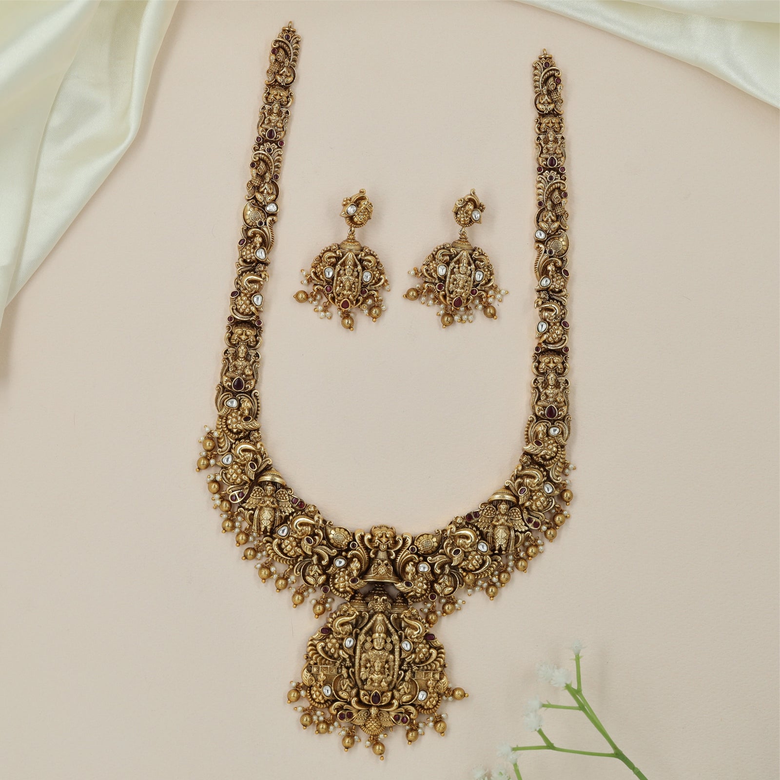 Crowned Venkateshwara Antique Long Haara with Grand Pendant Fringe