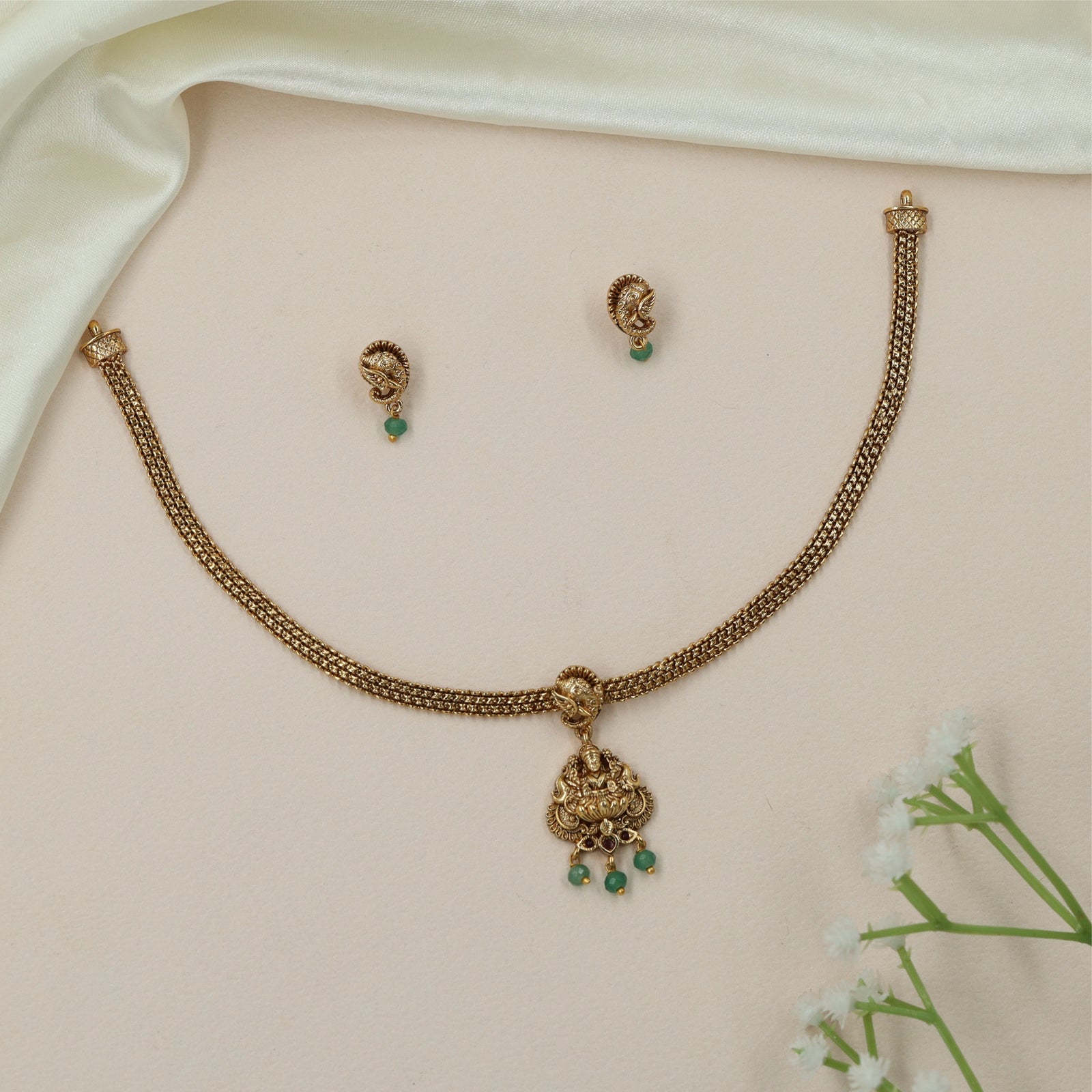 Peacock Crest Antique Necklace with Pendant Fringe Detailing