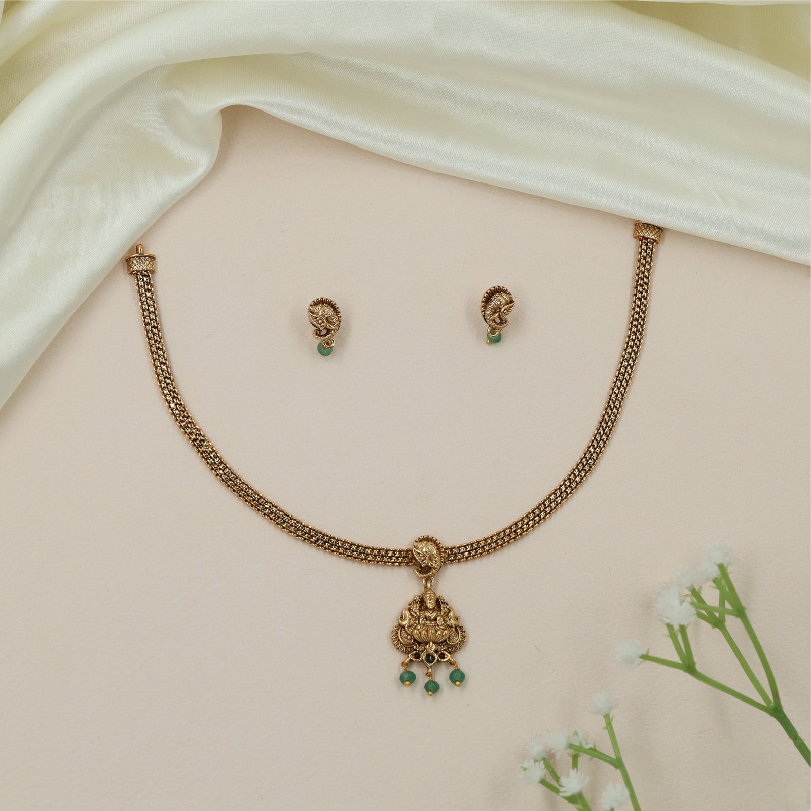 Peacock Crest Antique Necklace with Pendant Fringe Detailing