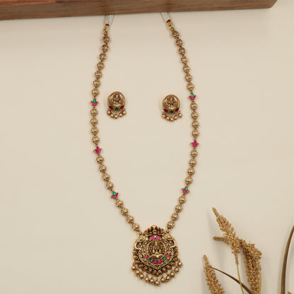 Imperial Floral Chain with Pendant featuring Decorative Link Pattern