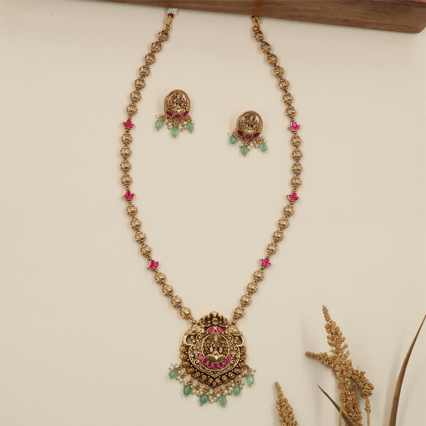 Imperial Floral Chain with Pendant featuring Decorative Link Pattern