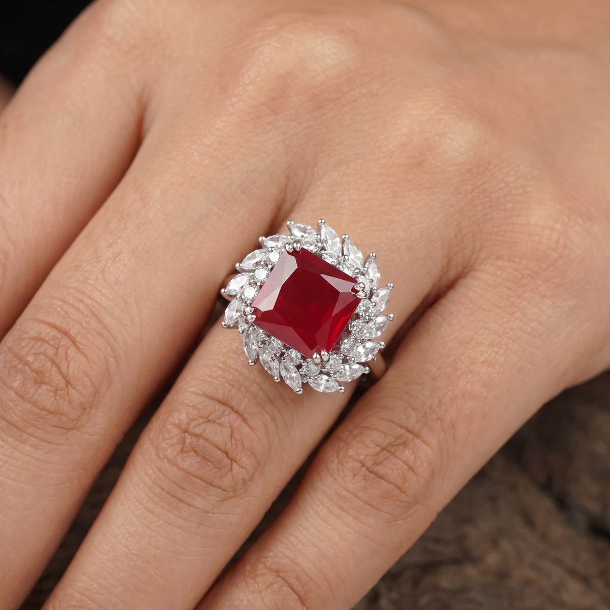 Loom Square Finger Ring with Structured Edge Design