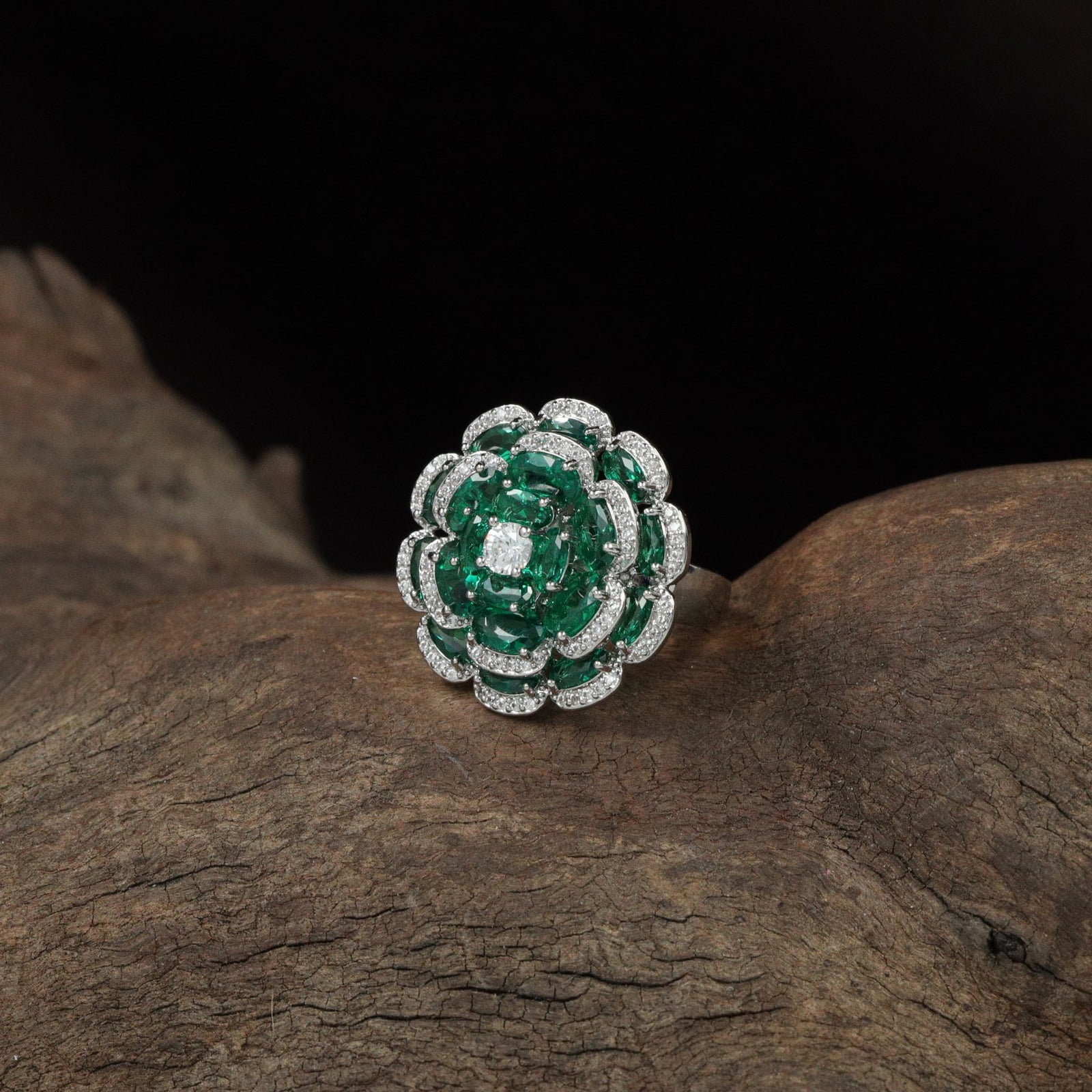 Garden Bloom Finger Ring with Raised Circular Layout