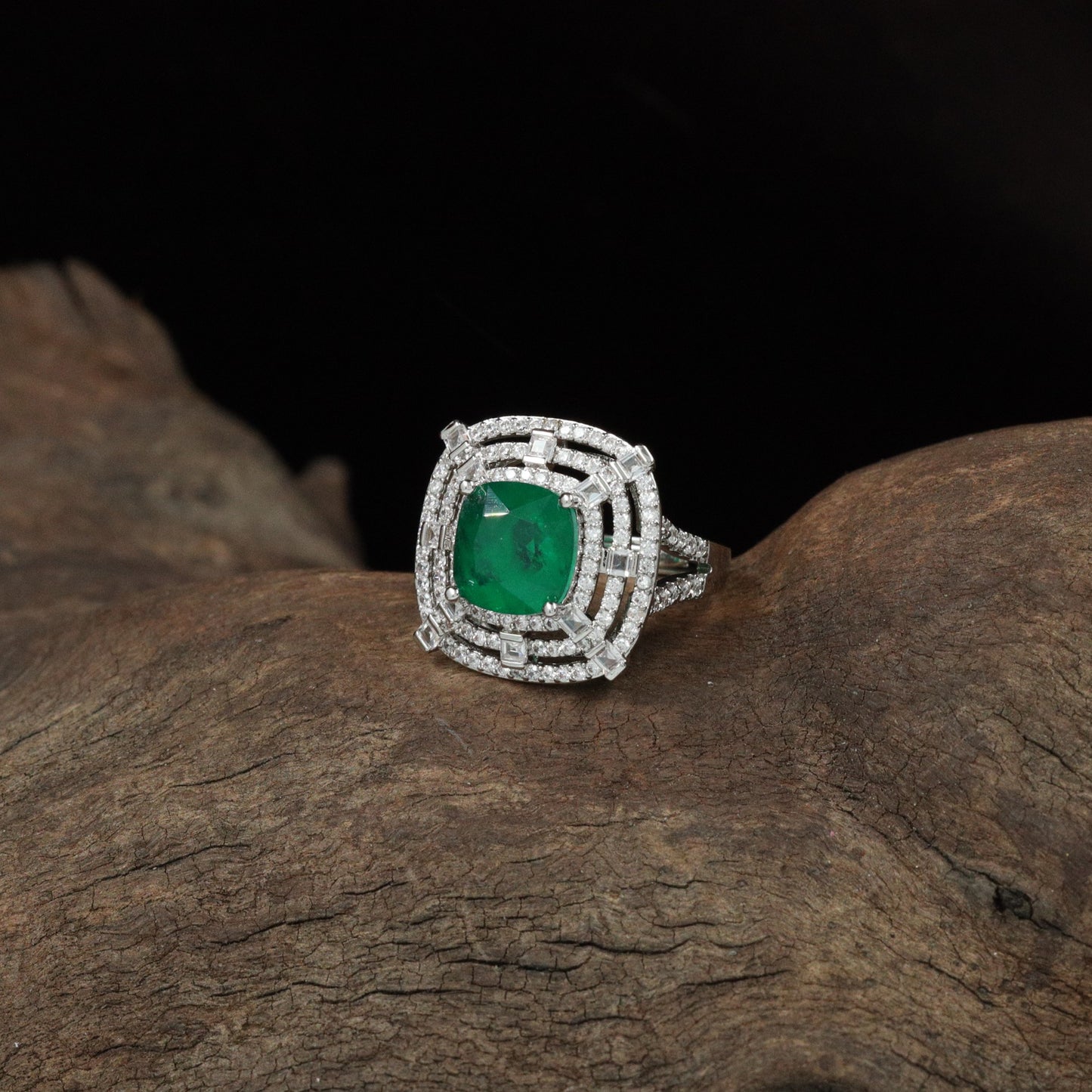 Gallery Border Finger Ring with Elevated Centre Layout