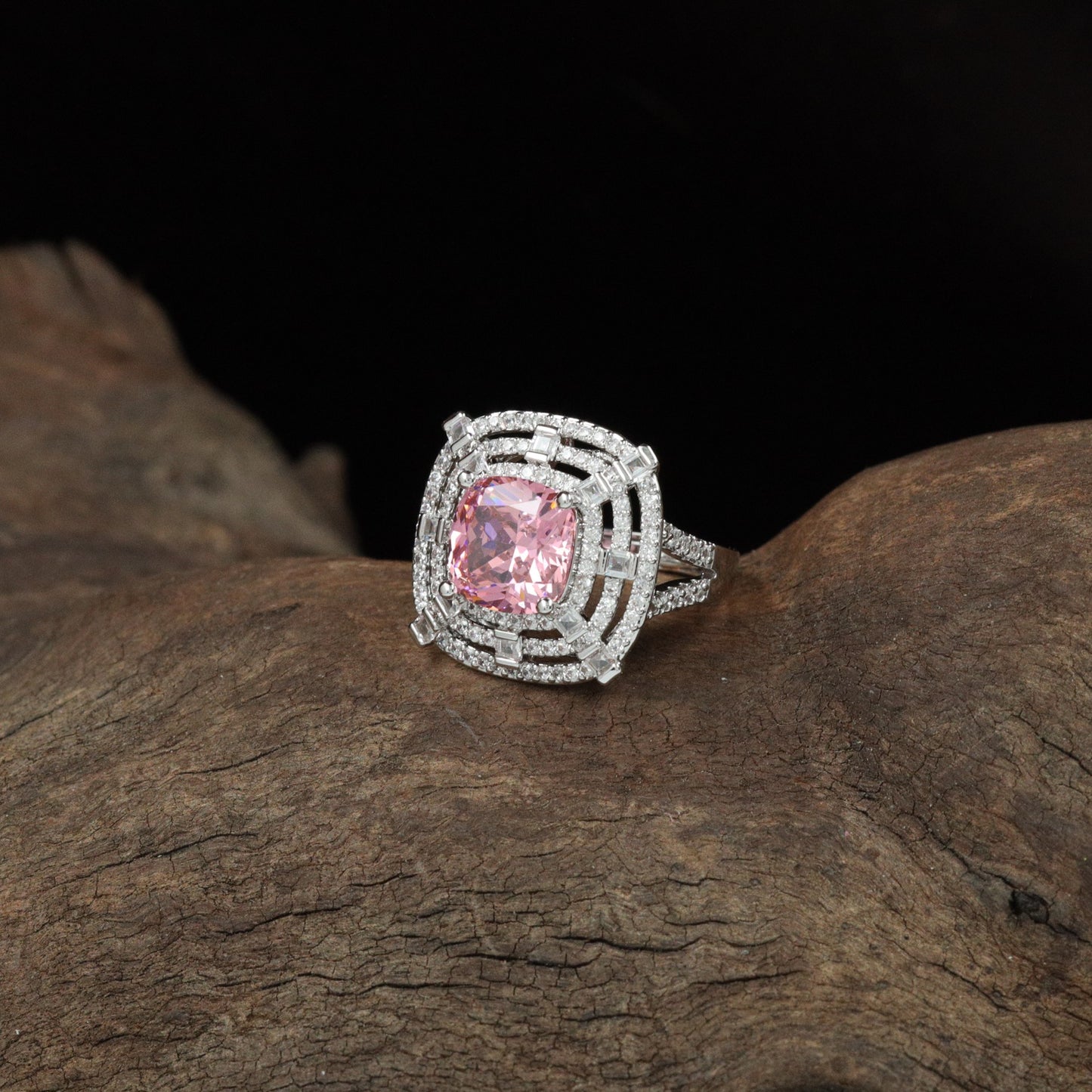 Gallery Border Finger Ring with Elevated Centre Layout