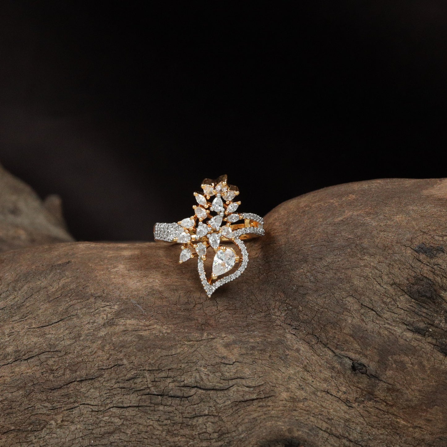 Precision swirl mesh finger ring form
