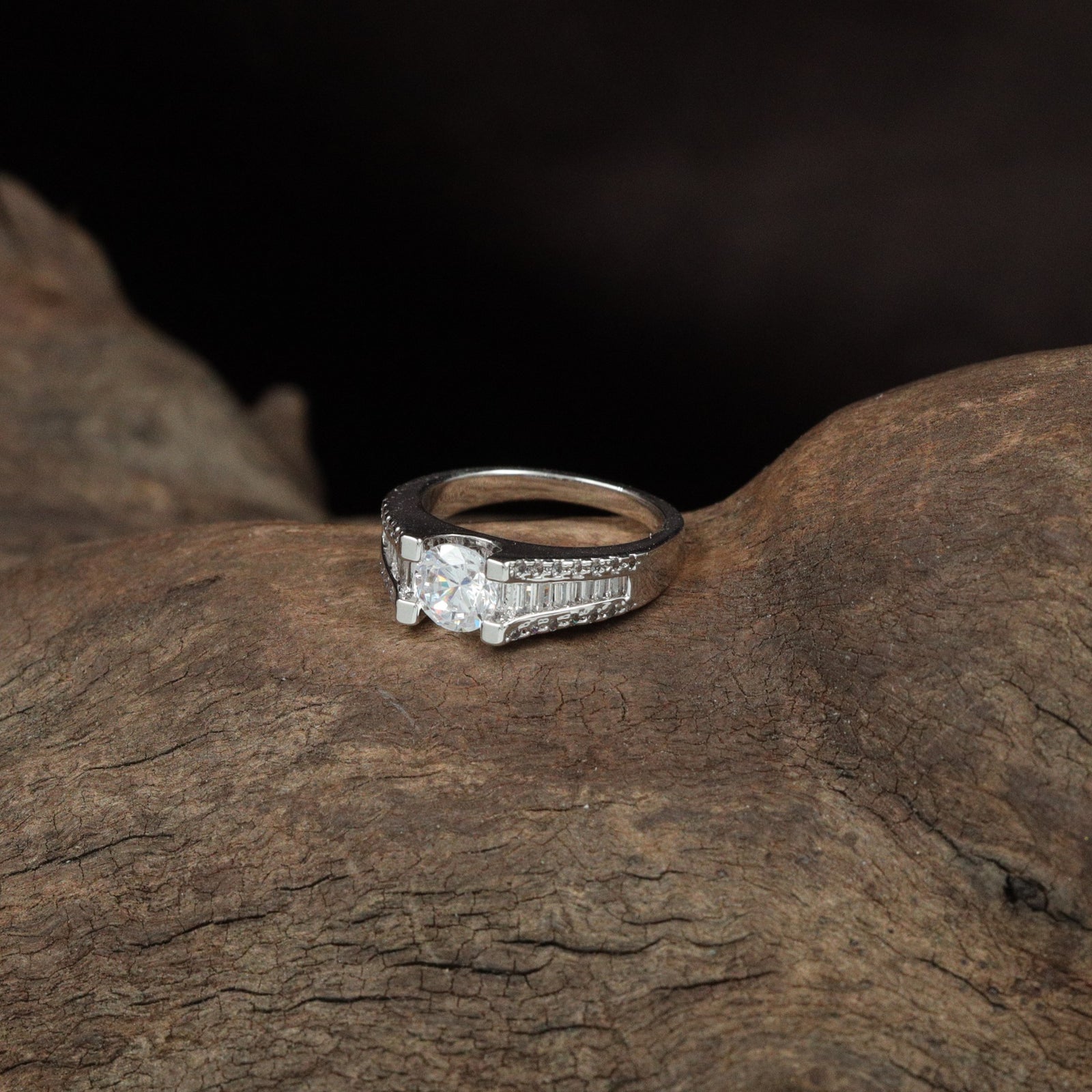 Designer Raised Top Finger Ring with Broad Side Framing