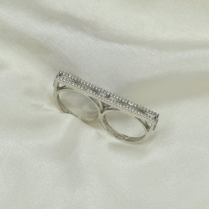 Parallel bar grid finger ring pattern with harmonious gemstone flow