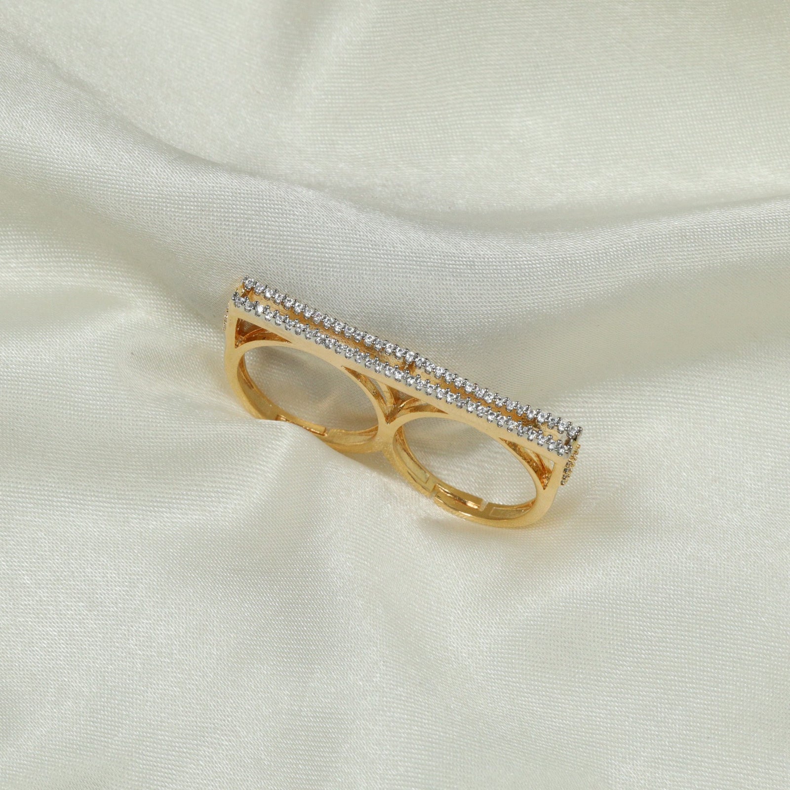 Parallel bar grid finger ring pattern with harmonious gemstone flow