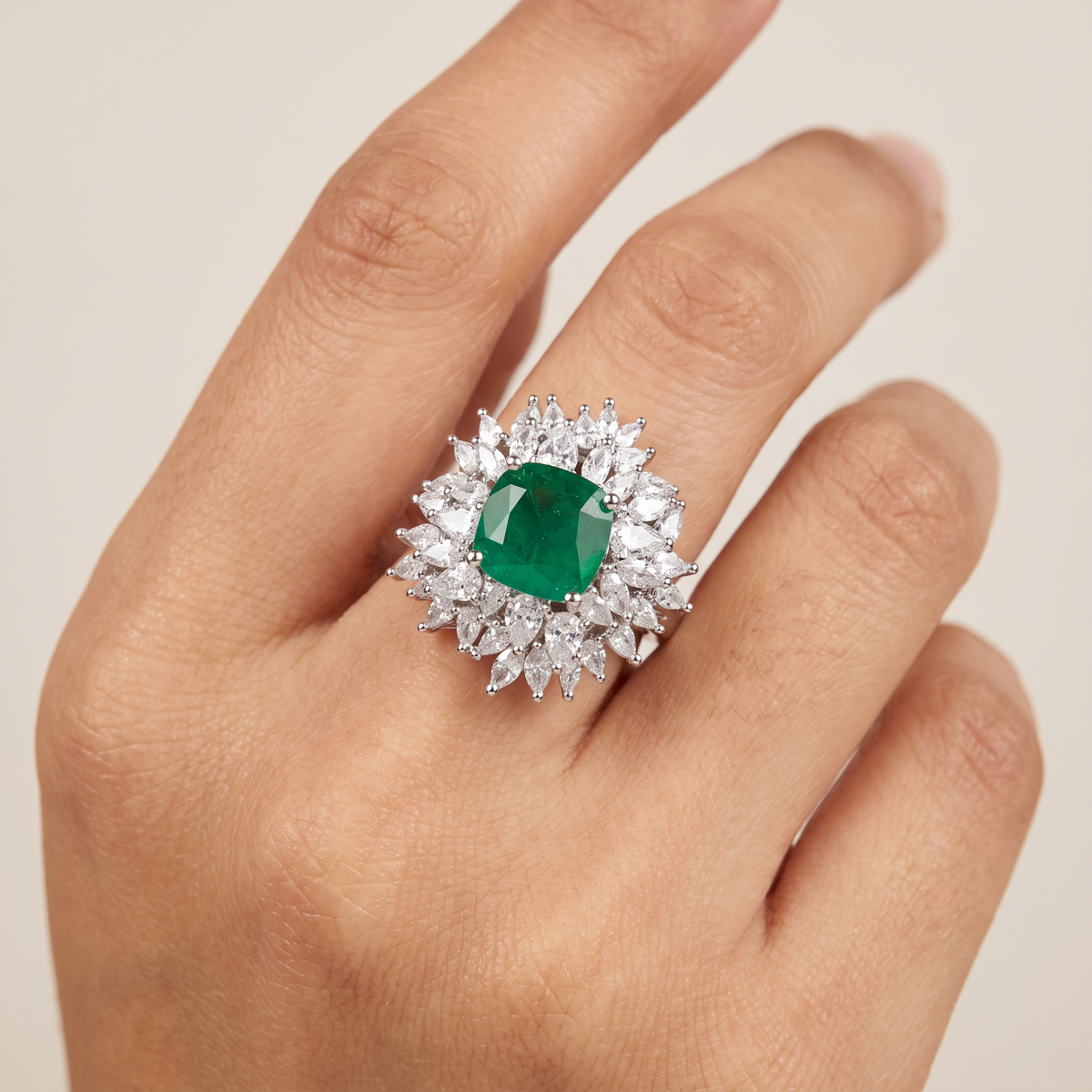 Harmony Bloom Finger Ring with Radiating Edge Layout