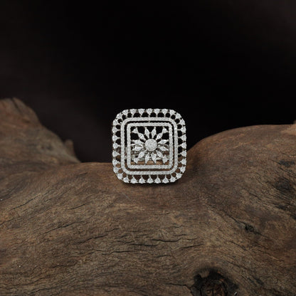 Axis floral formation finger ring structure