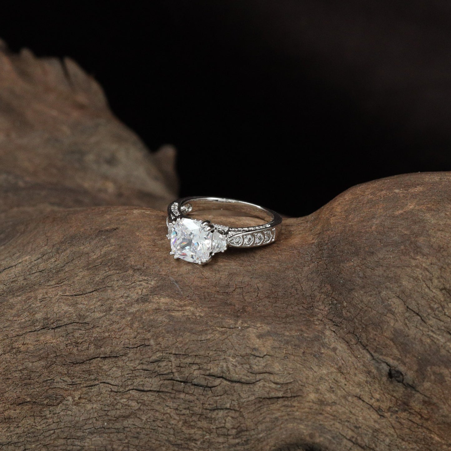 Vintage Twin Crown Finger Ring with Elevated Top Layout