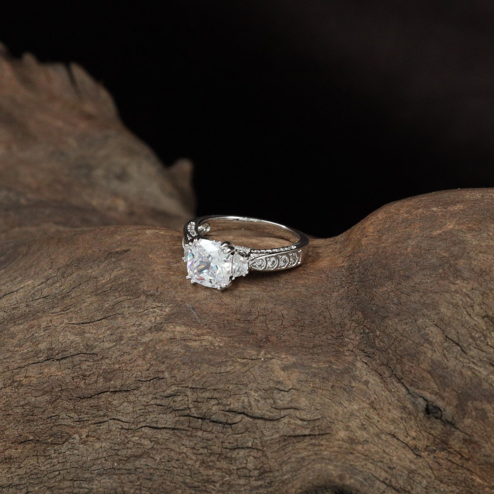 Vintage Twin Crown Finger Ring with Elevated Top Layout