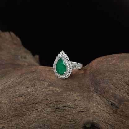 Brio Drop Finger Ring with Layered Border Detailing