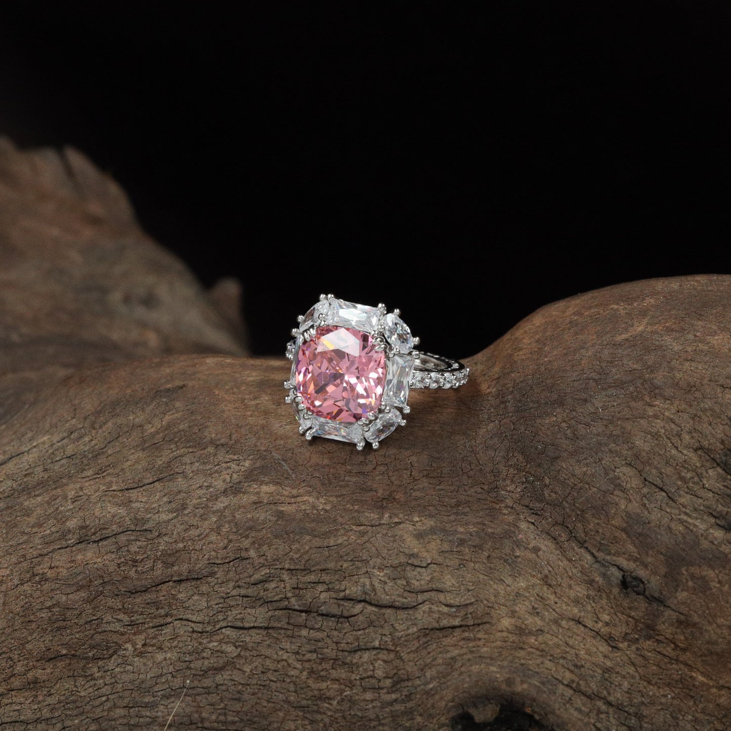 Gallery Halo Finger Ring with Angular Side Layout