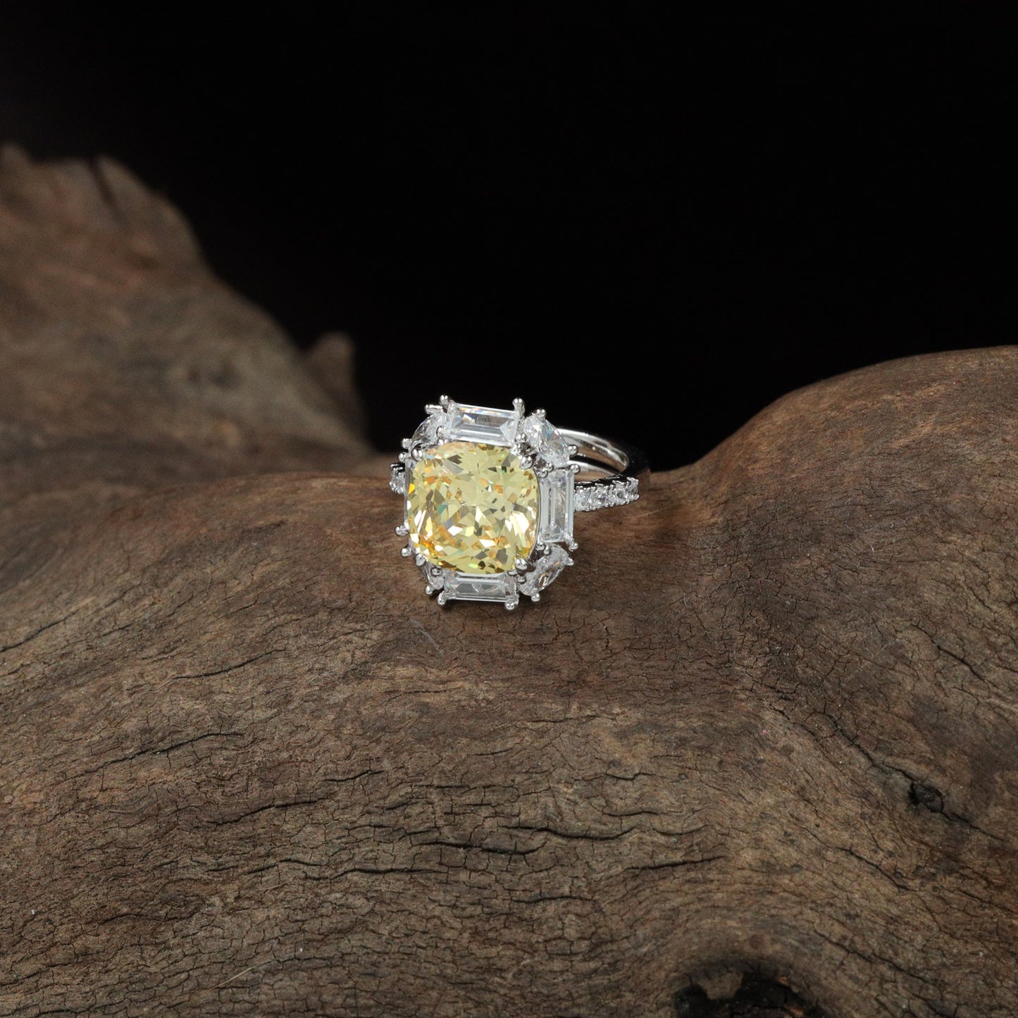 Gallery Halo Finger Ring with Angular Side Layout