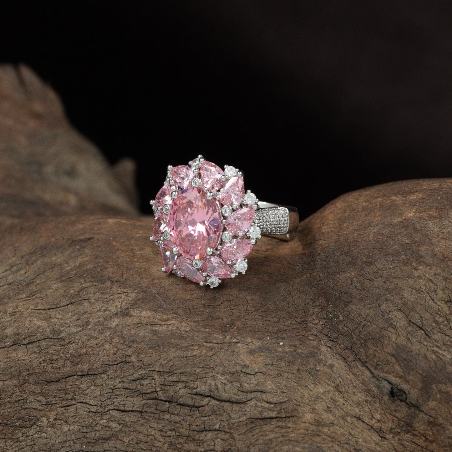 Heritage Bloom Finger Ring with Textured Floral Alignment