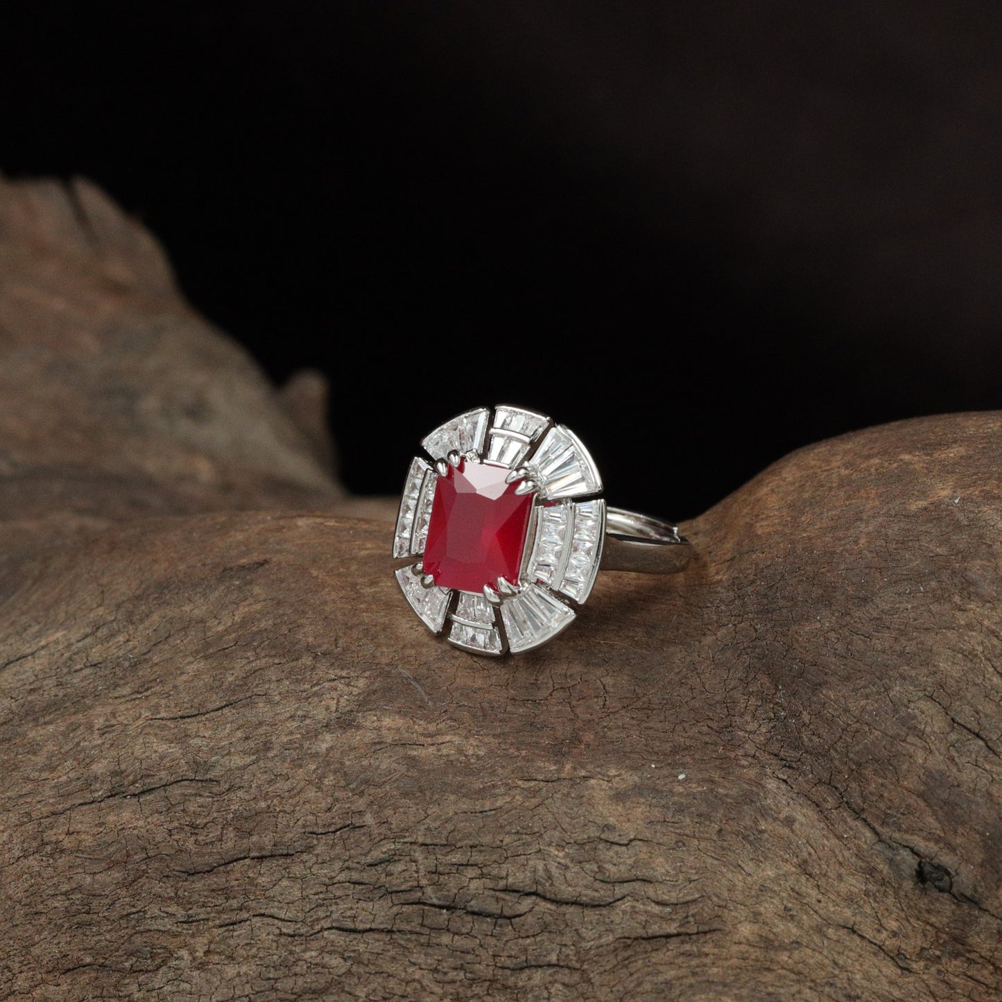 Grand Rectangle Finger Ring with Layered Frame Work