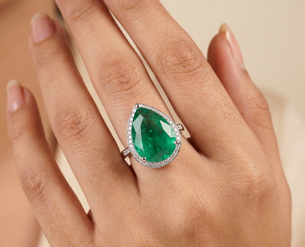 Luxury Teardrop Frame Finger Ring with Raised Centre Hold