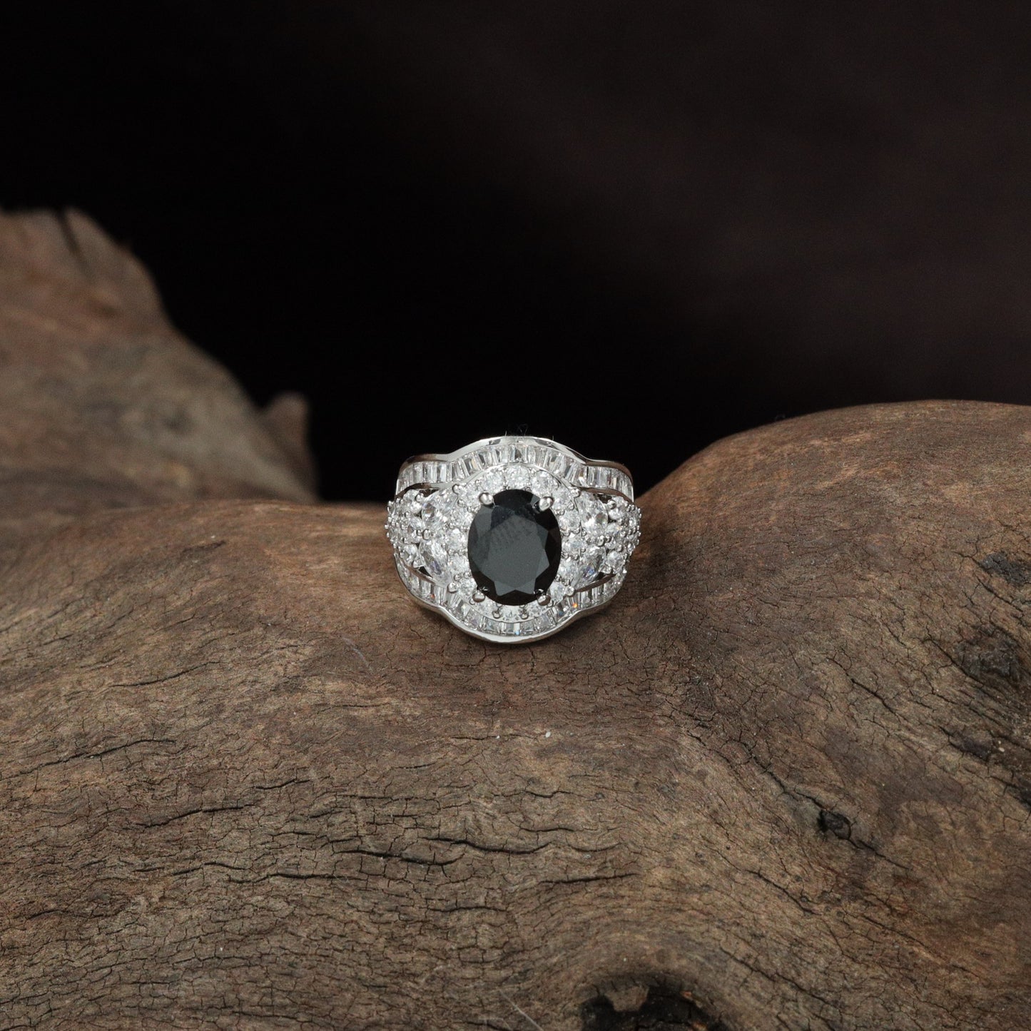 Signature Oval Mount Finger Ring with Curved Stone Border