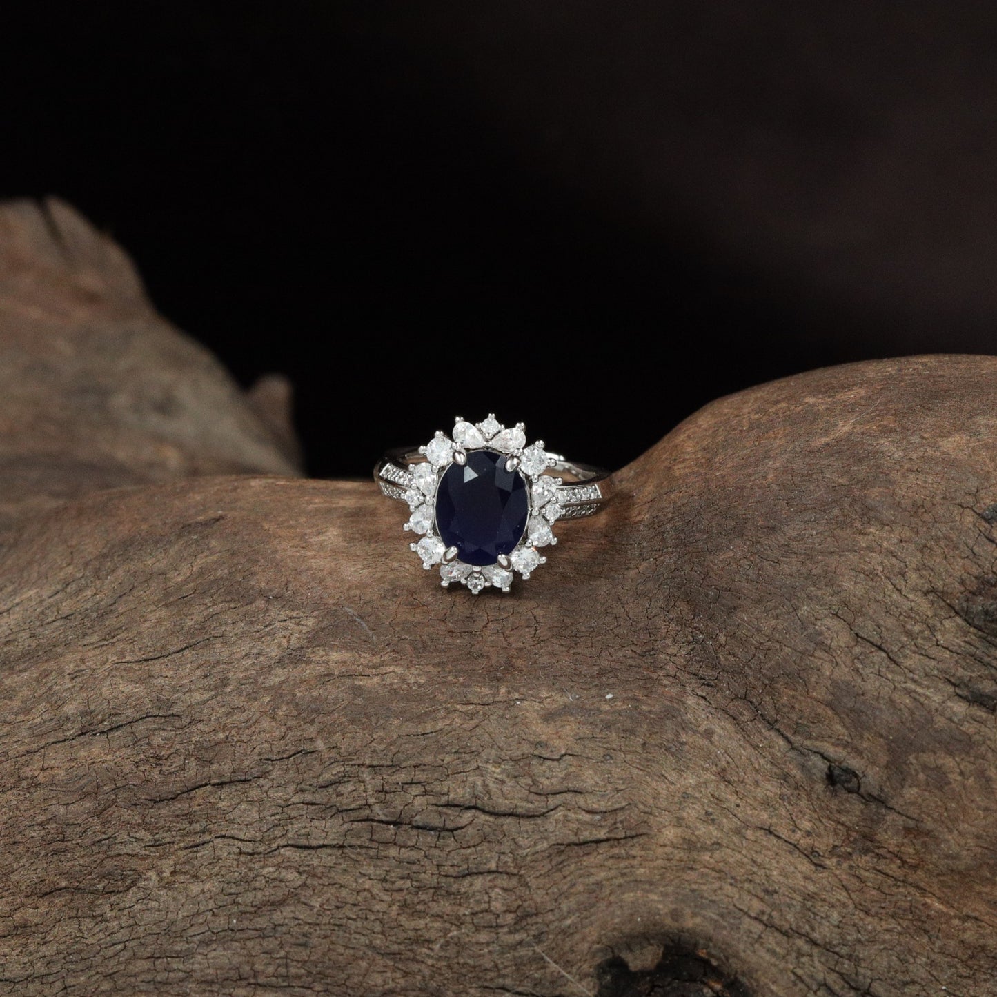 Halo Finger Ring with Oval Floral Border
