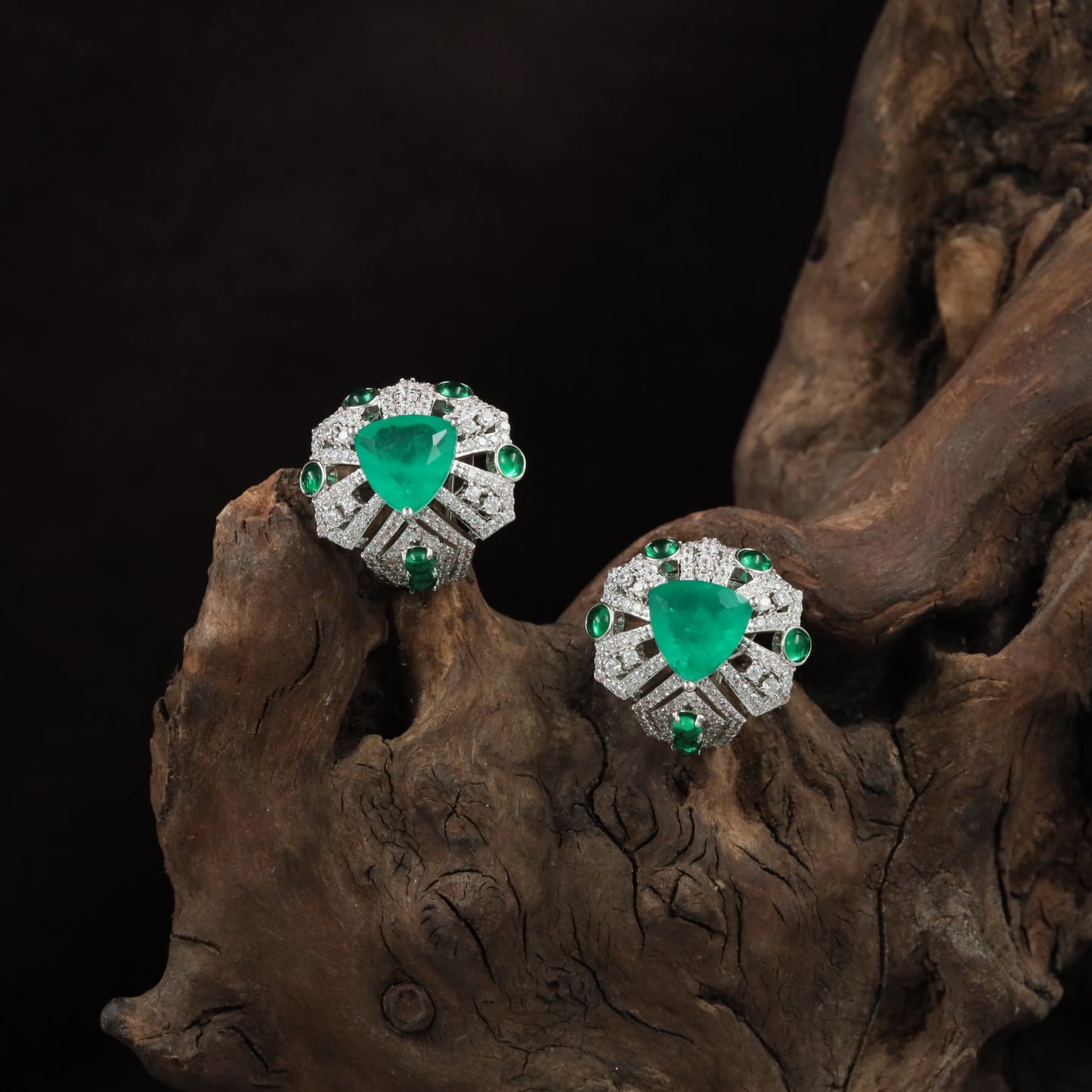 Icon Frame Rhodium Stud with Radiating Line Arrangement
