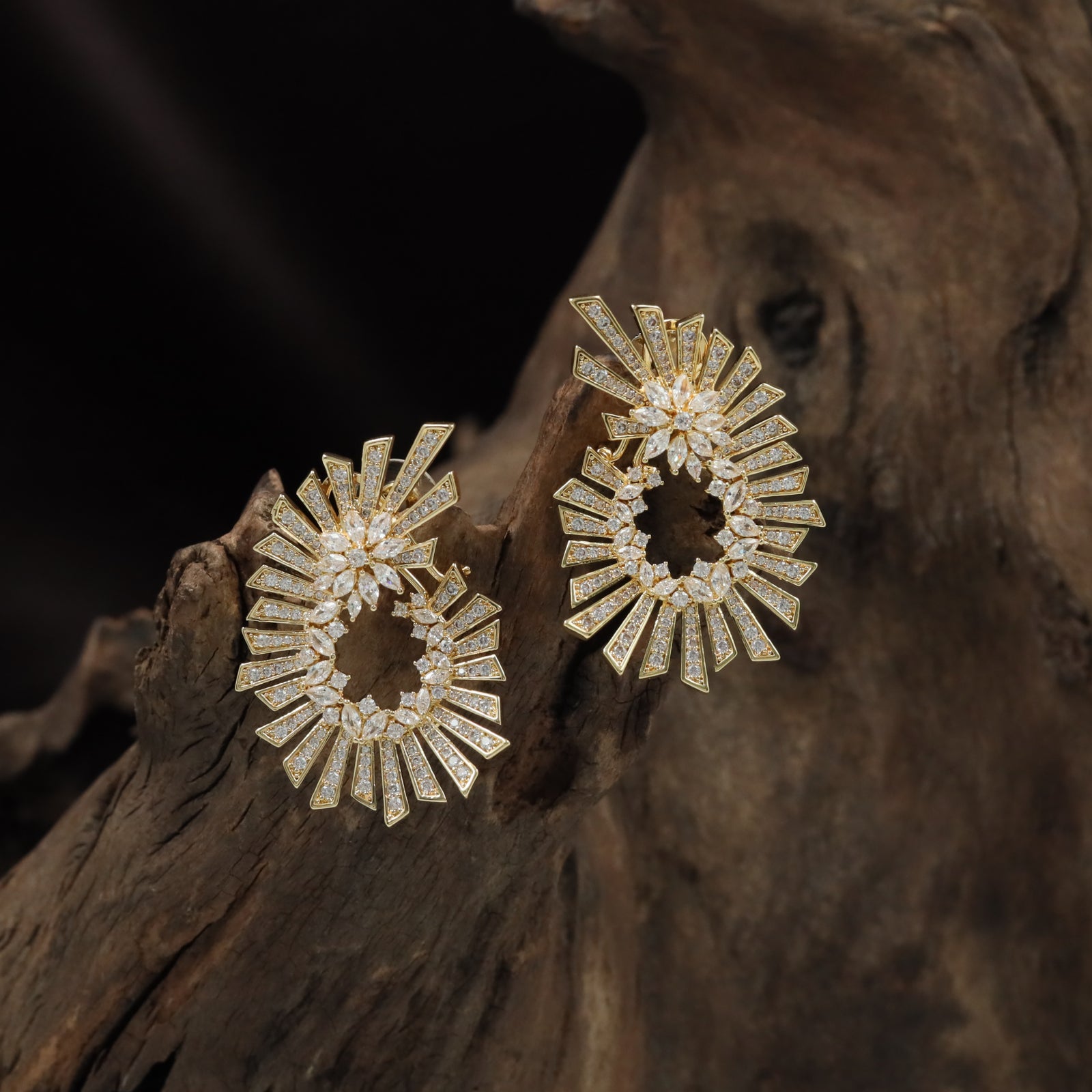 Nature Spiral Stud with Layered Oval Styling