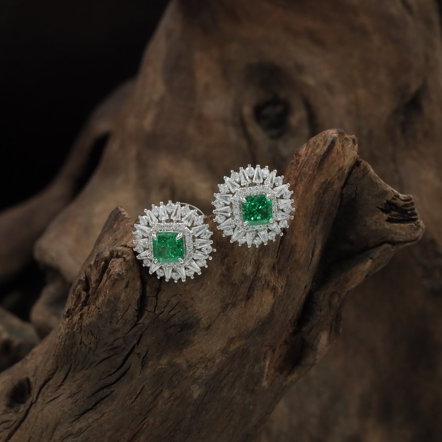 Brio Star Rhodium Stud with Radiating Border Detailing
