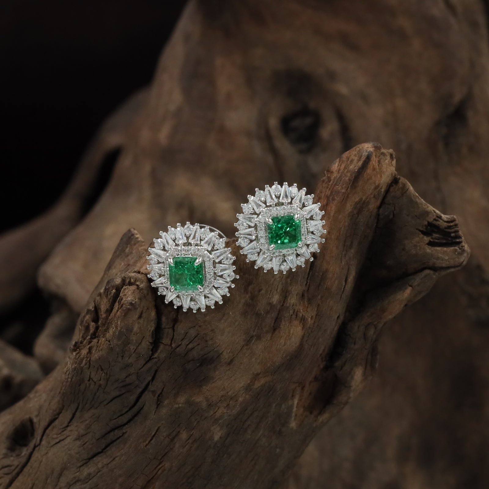 Brio Star Rhodium Stud with Radiating Border Detailing