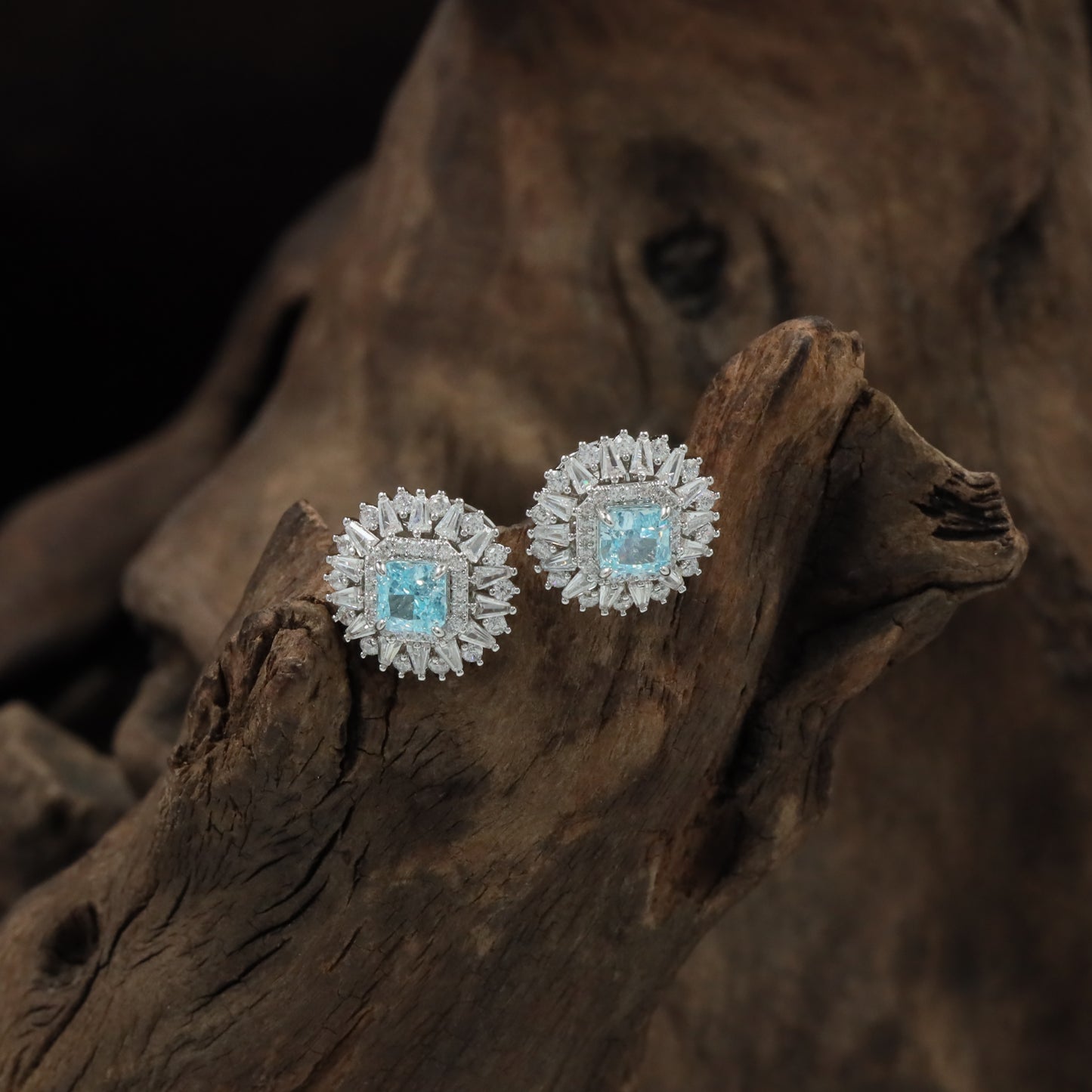 Brio Star Rhodium Stud with Radiating Border Detailing